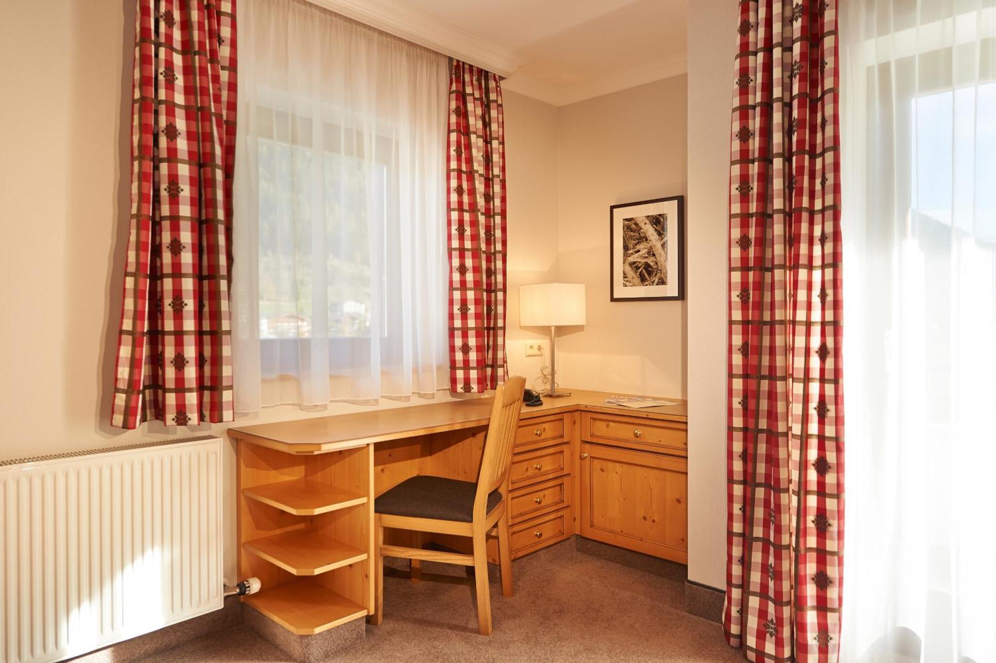 Hotel Waidmannsheil Флахау Стая снимка