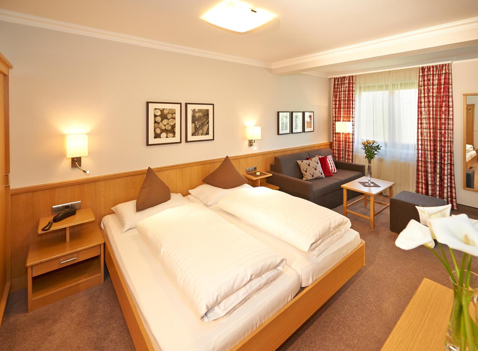 Hotel Waidmannsheil Флахау Стая снимка