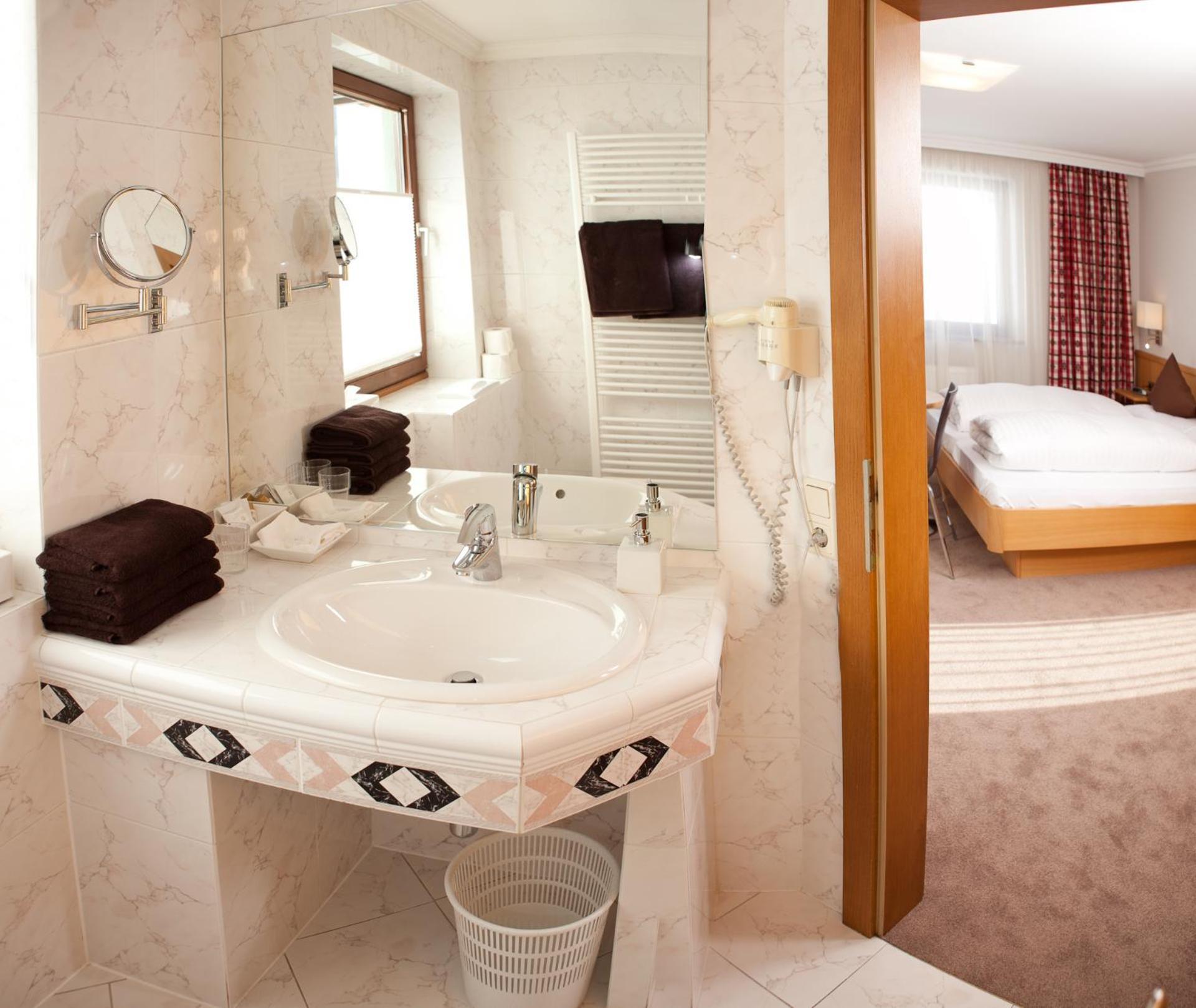 Hotel Waidmannsheil Флахау Стая снимка